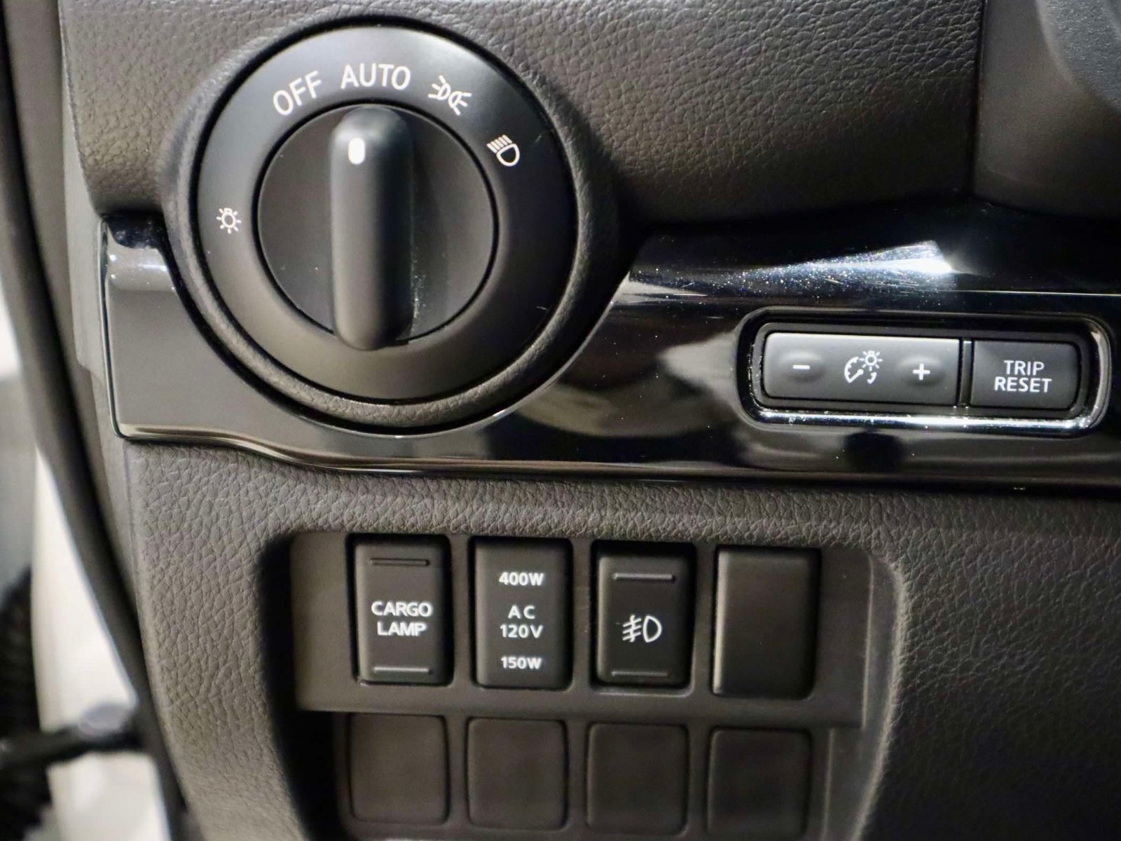 Used 2021 Nissan Titan SV w/ SV Convenience Package AWD/4WD image 20
