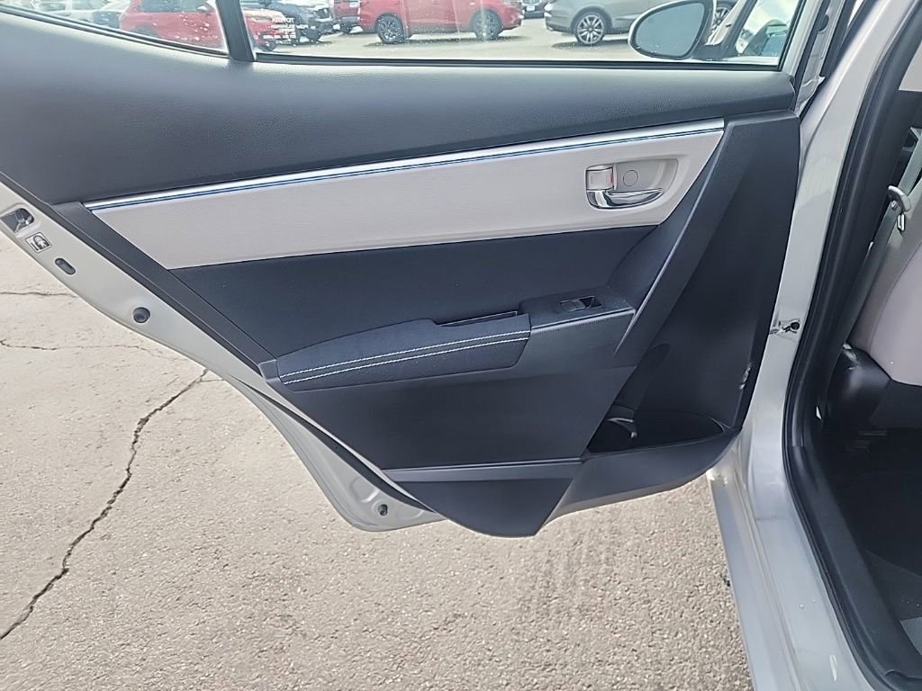 Used 2015 Toyota Corolla LE image 24