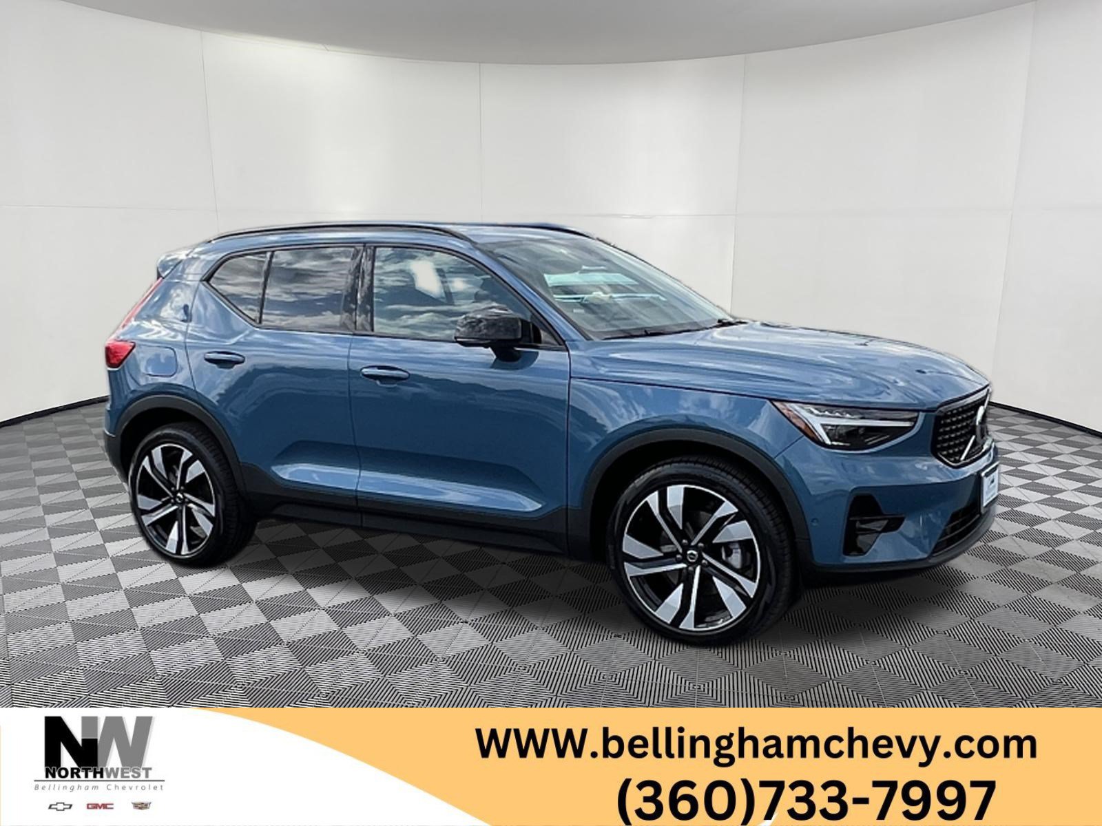 Used 2025 Volvo XC40 B5 Ultra w/ Protection Package Premier