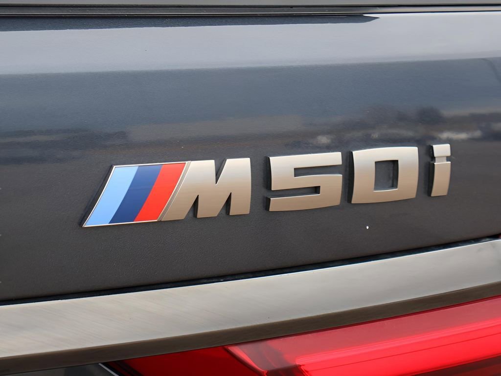 Used 2022 BMW X7 M50i w/ Dynamic Handling Package AWD/4WD image 9