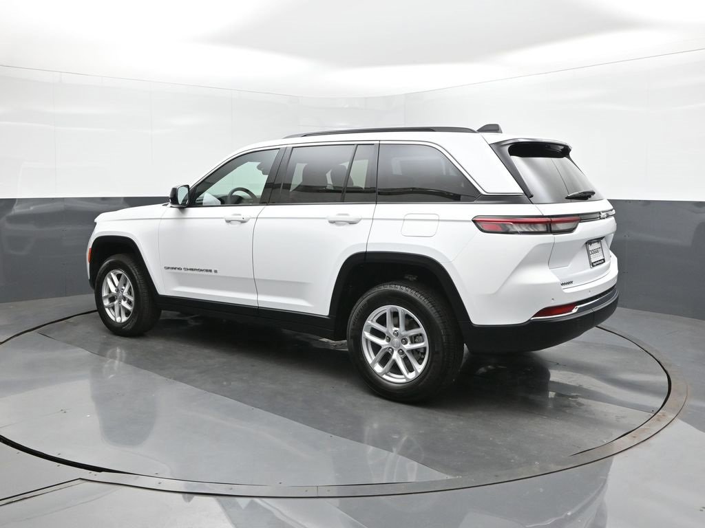 New 2025 Jeep Grand Cherokee Laredo X w/ Luxury Tech Group I image 5