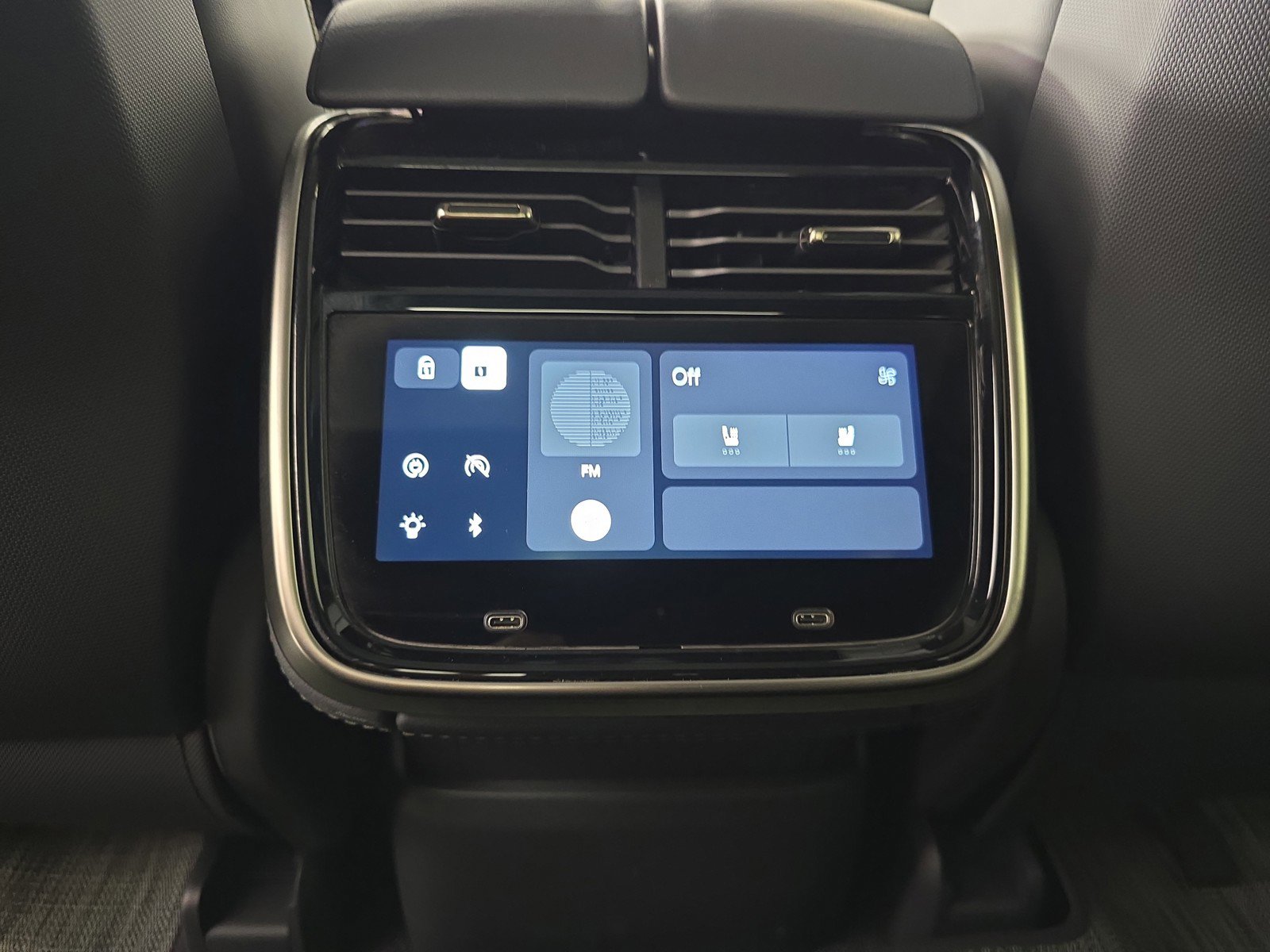 Used 2022 Rivian R1T Adventure image 28