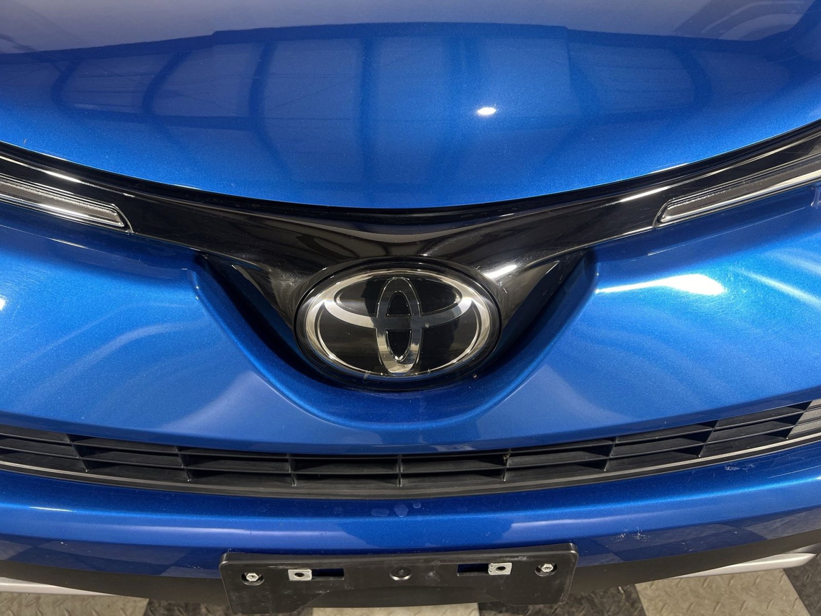 Used 2018 Toyota RAV4 Limited image 13