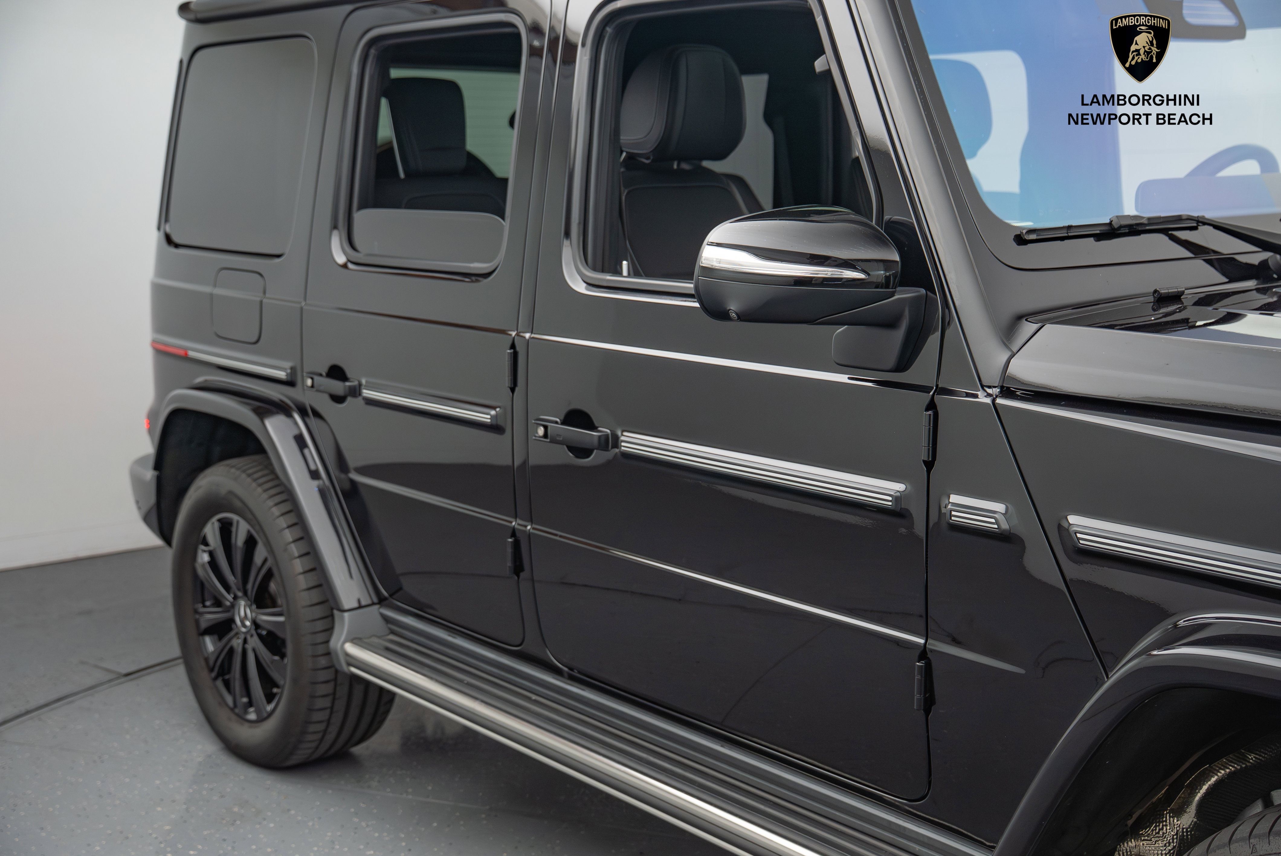 Used 2025 Mercedes-Benz G 550 image 3