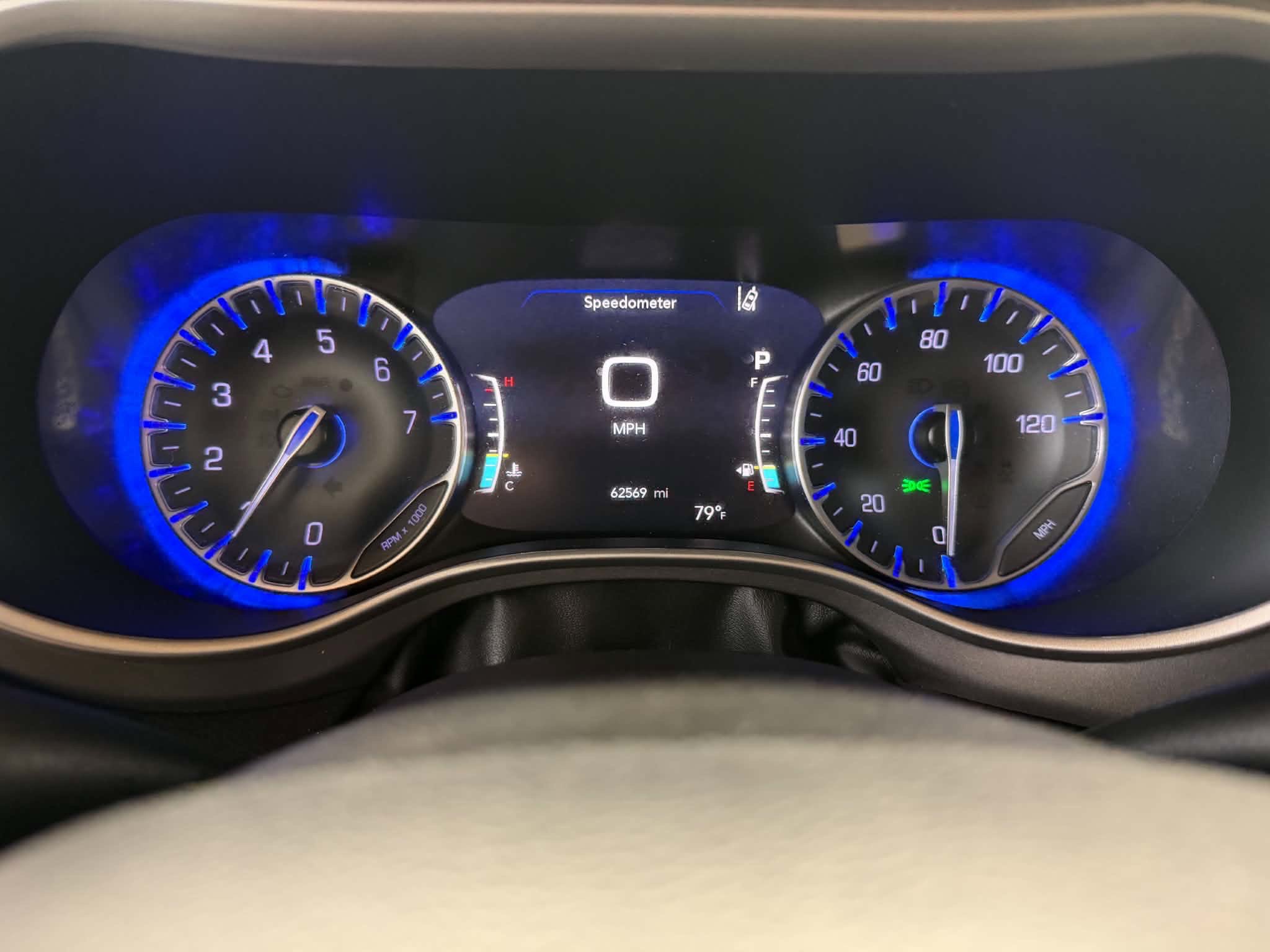 Used 2023 Chrysler Pacifica Touring-L FWD image 23