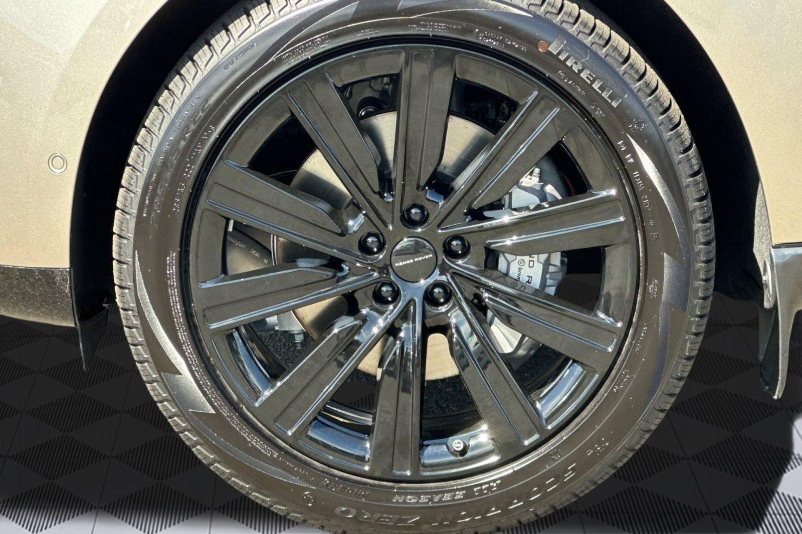 New 2026 Land Rover Range Rover SE AWD/4WD image 12