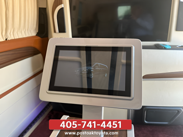 Used 2020 Mercedes-Benz Metris Passenger image 23