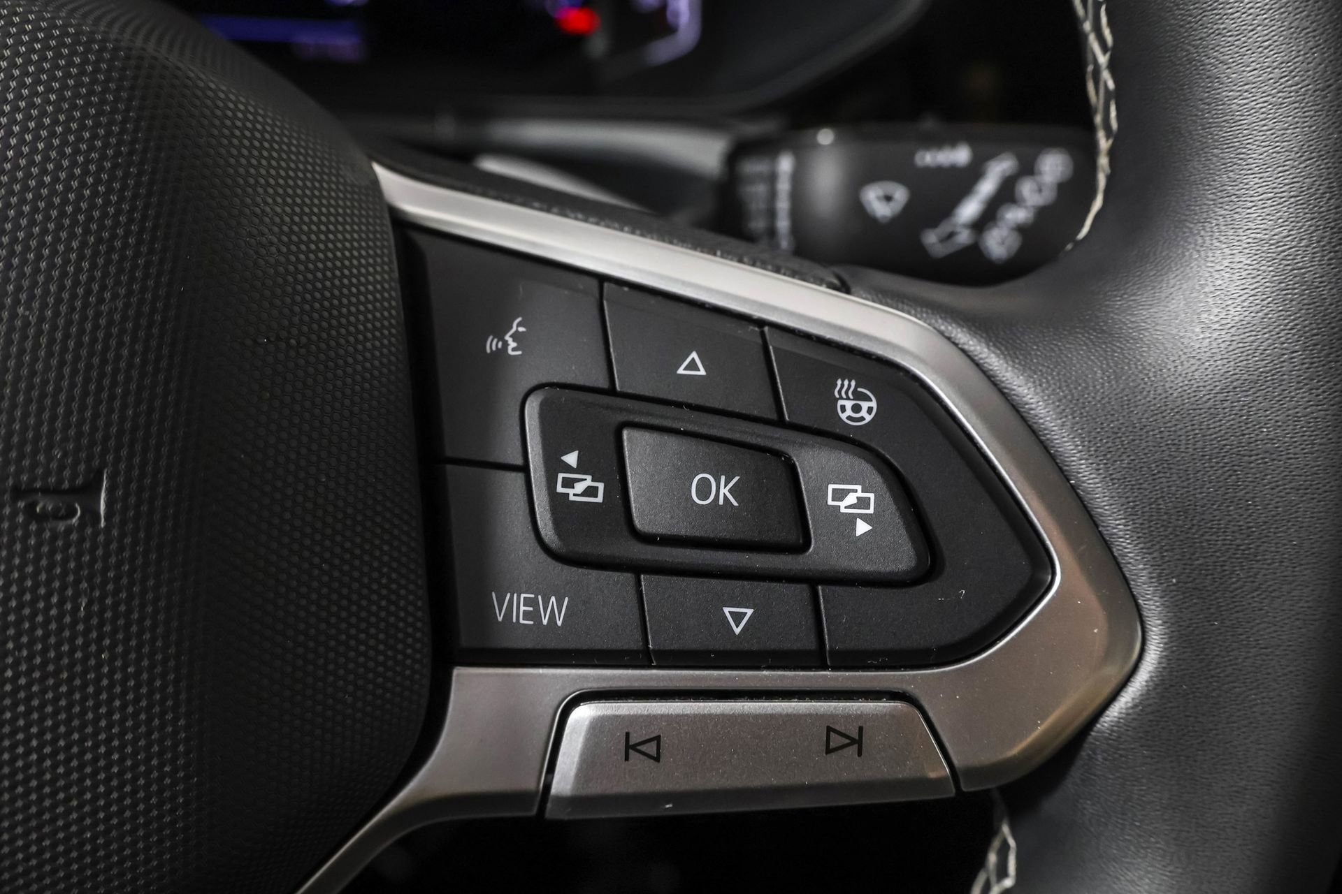 Used 2022 Volkswagen Taos SEL image 28