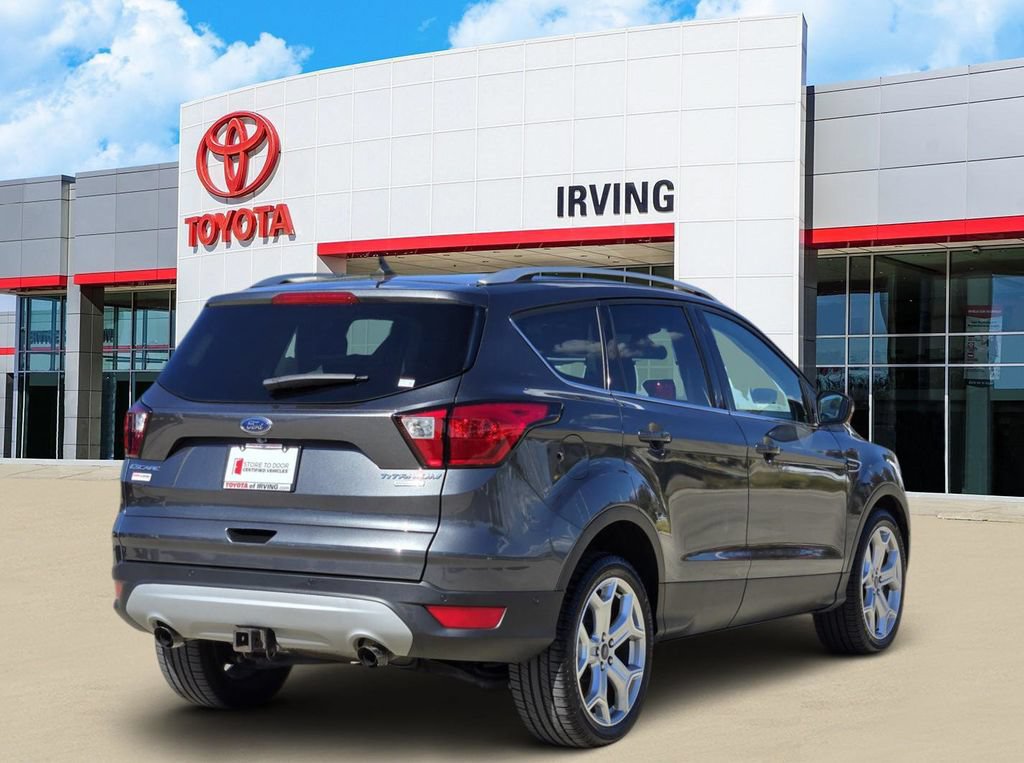 Used 2019 Ford Escape Titanium FWD image 4