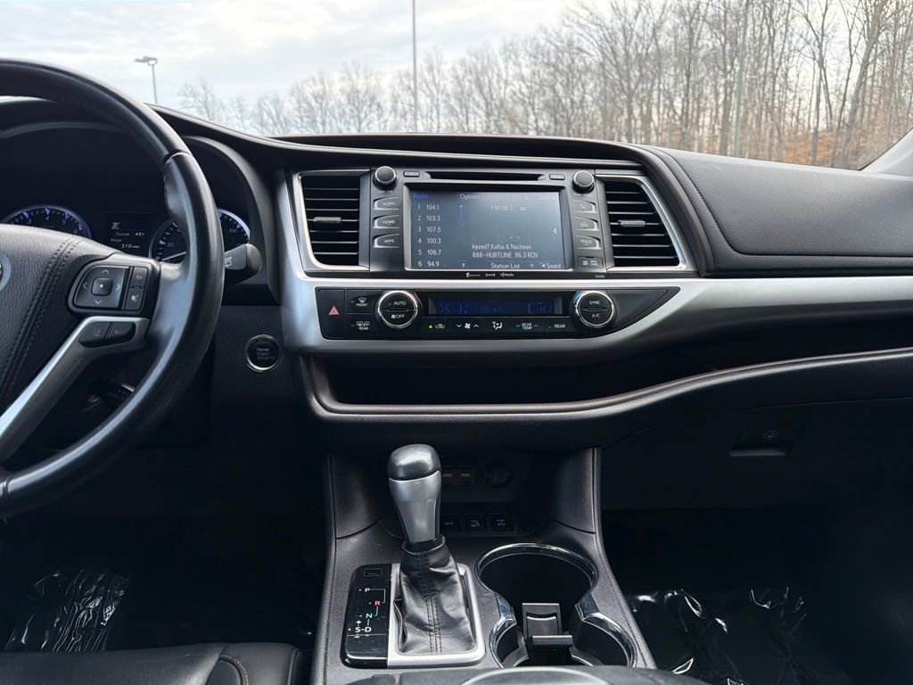 Used 2019 Toyota Highlander XLE image 24