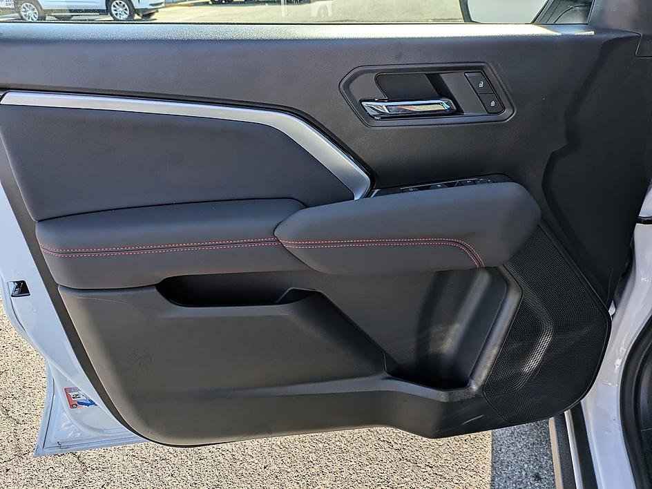 Used 2025 Chevrolet Colorado Z71 image 12