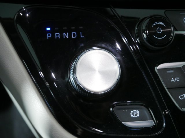 Used 2022 Chrysler Voyager LX FWD image 30