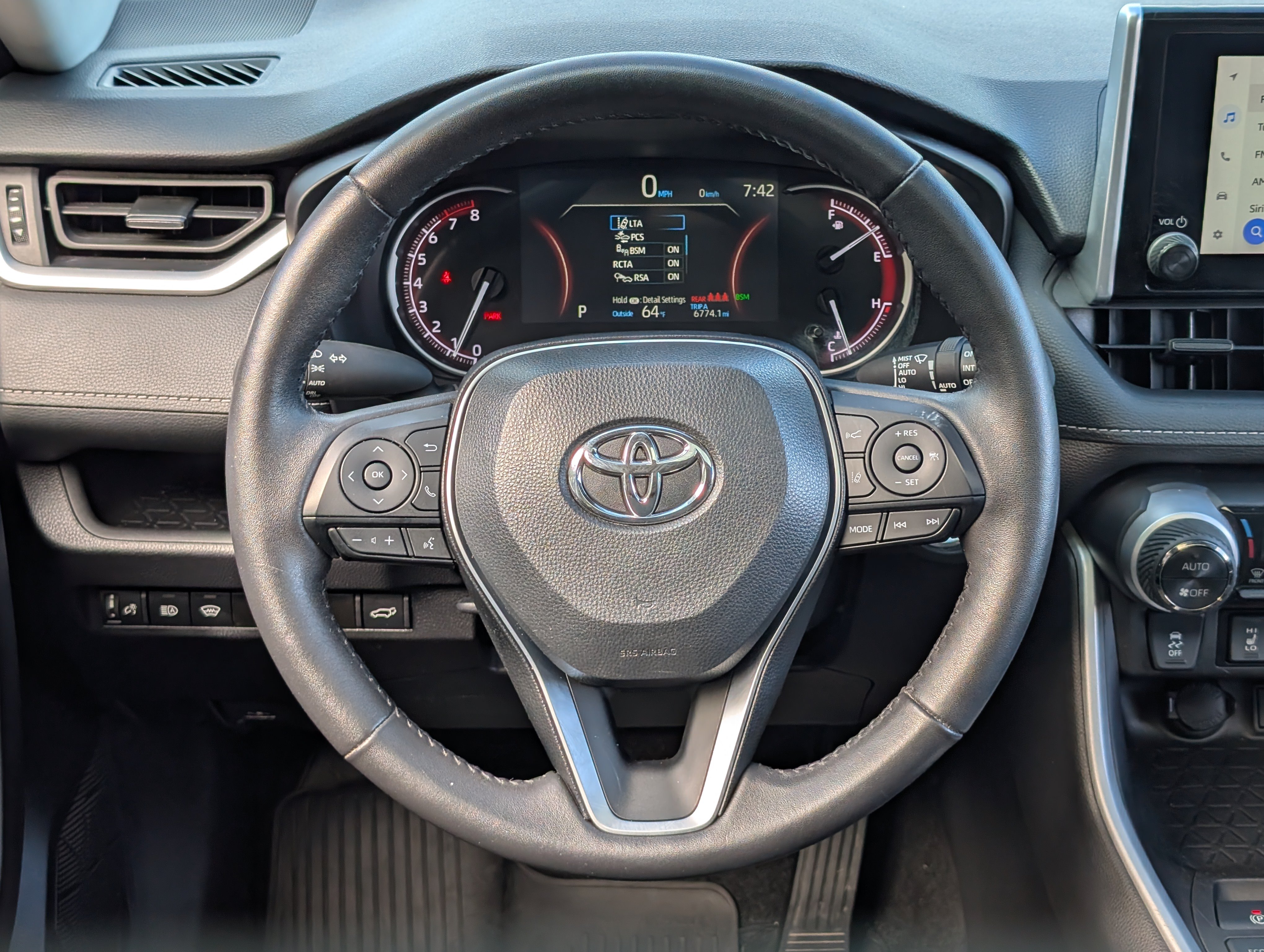 Used 2024 Toyota RAV4 XLE w/ Convenience Package AWD/4WD image 25