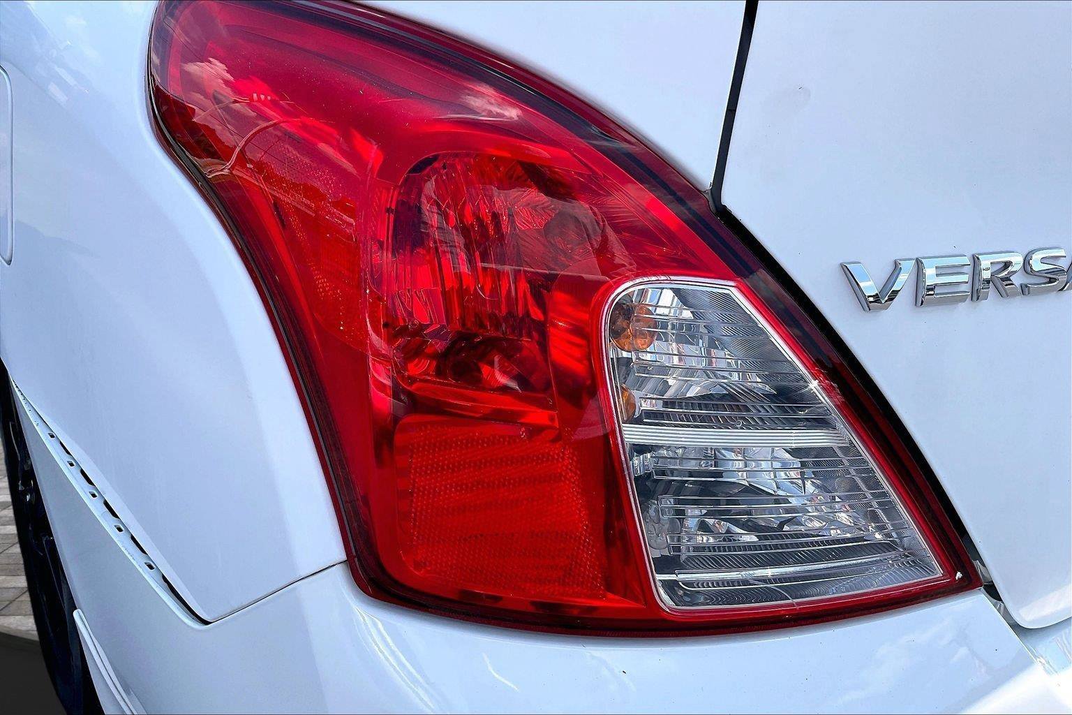 Used 2019 Nissan Versa S Plus FWD image 30