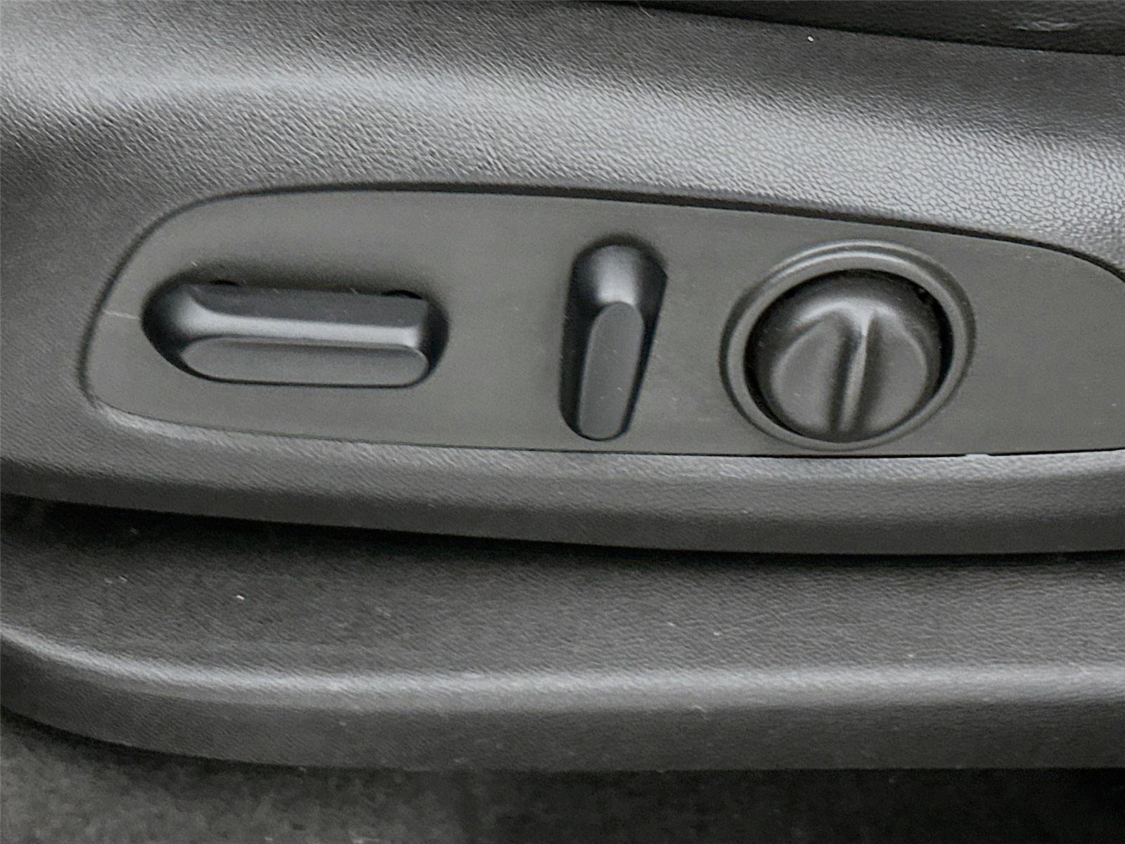 Used 2018 Chevrolet Traverse LT image 19