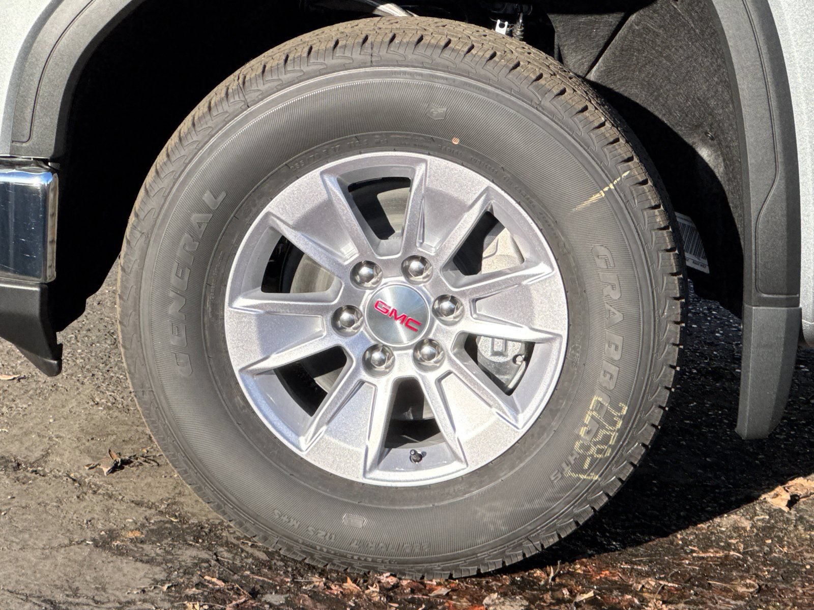 New 2026 GMC Sierra 1500 SLE RWD image 30