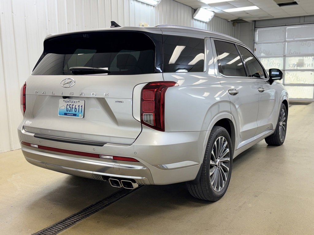 Used 2023 Hyundai Palisade Calligraphy image 5