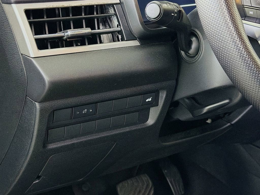 Used 2024 Mitsubishi Outlander SEL image 12