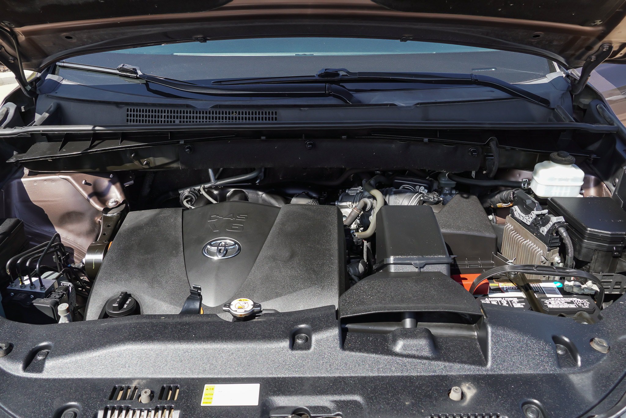 Used 2019 Toyota Highlander LE AWD/4WD image 15