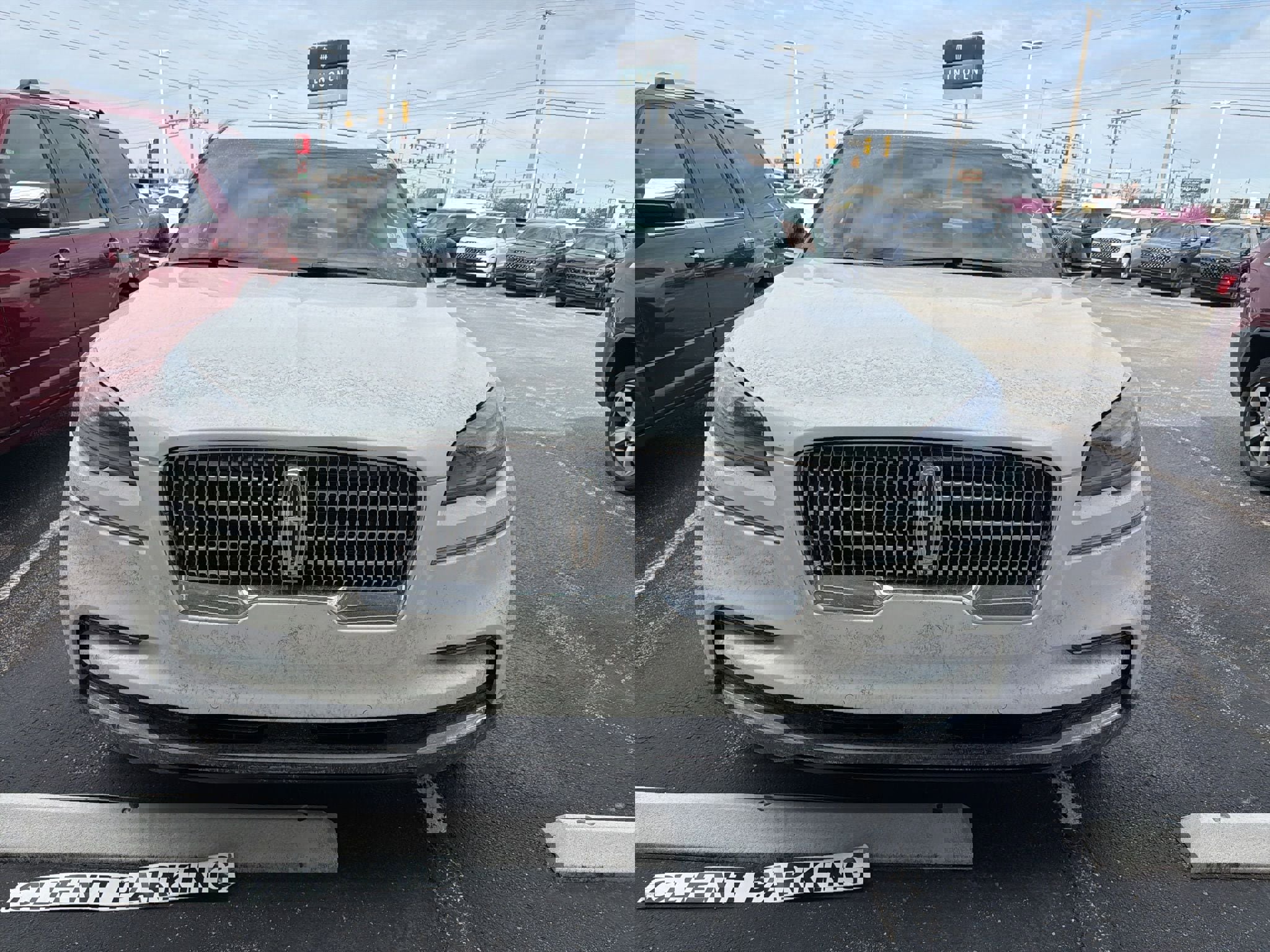 Used 2023 Lincoln Aviator Reserve w/ Equipment Group 201A image 2