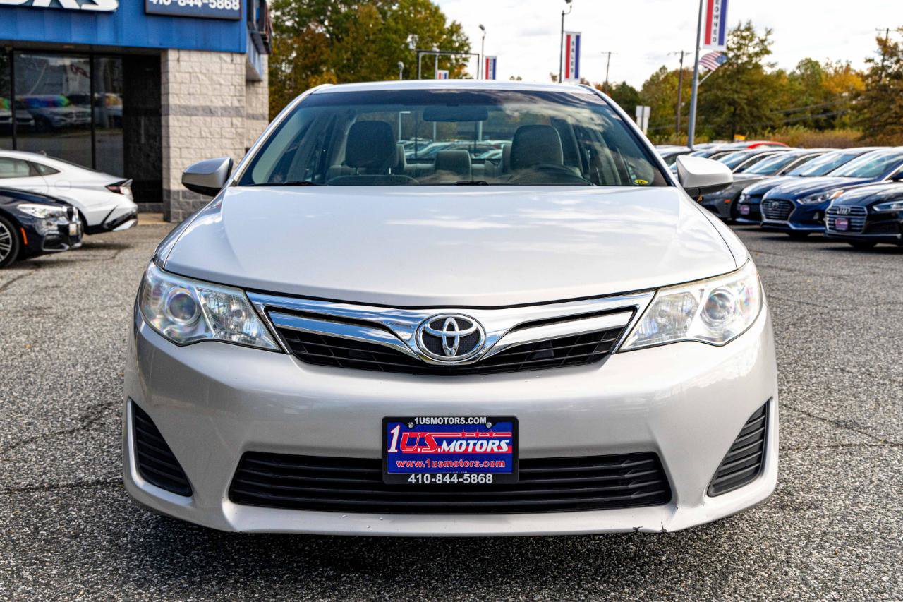 Used 2012 Toyota Camry LE FWD image 2