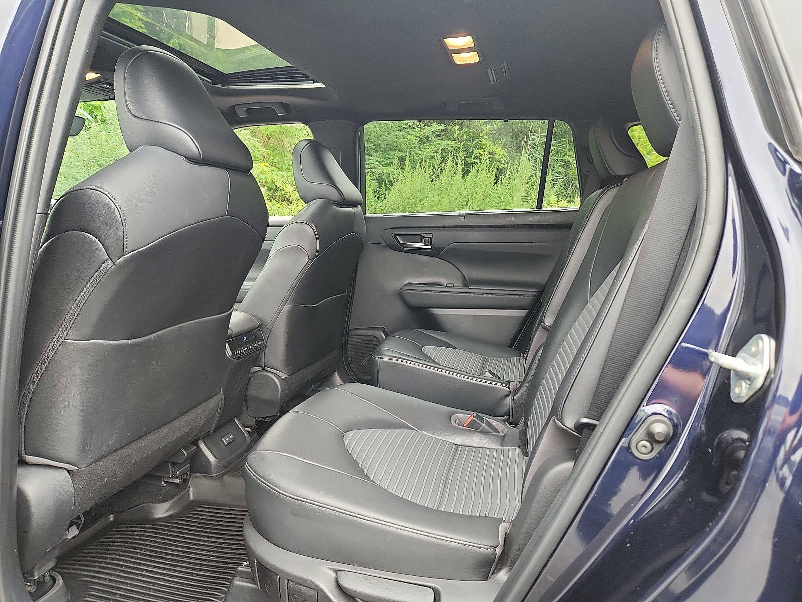 Used 2022 Toyota Highlander XSE image 10