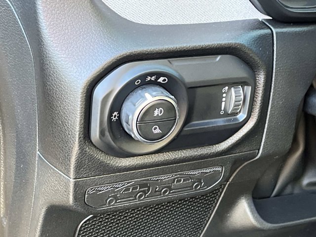 Used 2025 Jeep Gladiator Mojave AWD/4WD image 27