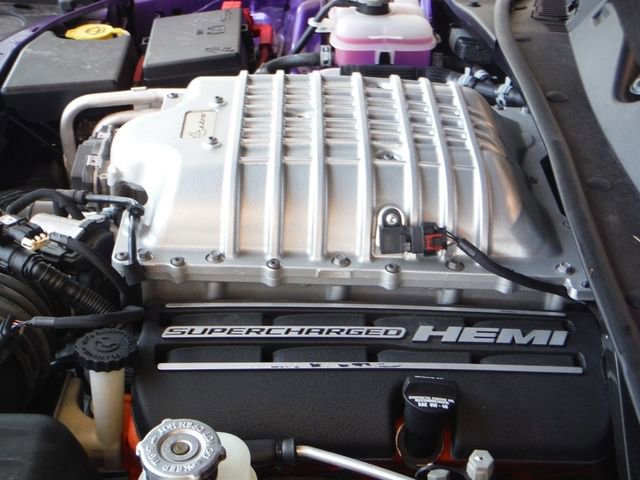 Used 2016 Dodge Challenger SRT Hellcat RWD image 10