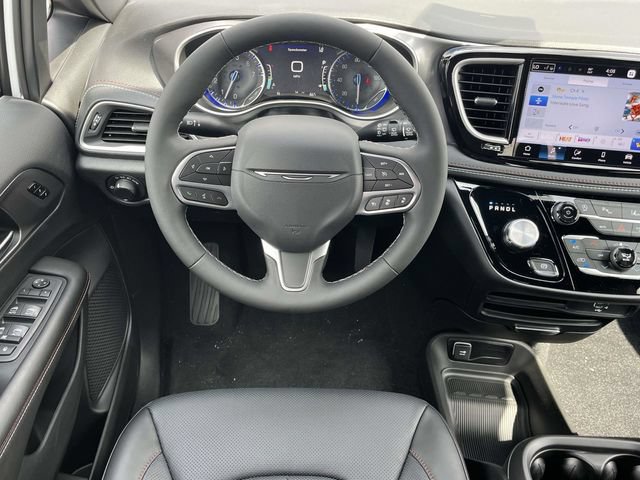 New 2027 Chrysler Pacifica Select FWD image 14