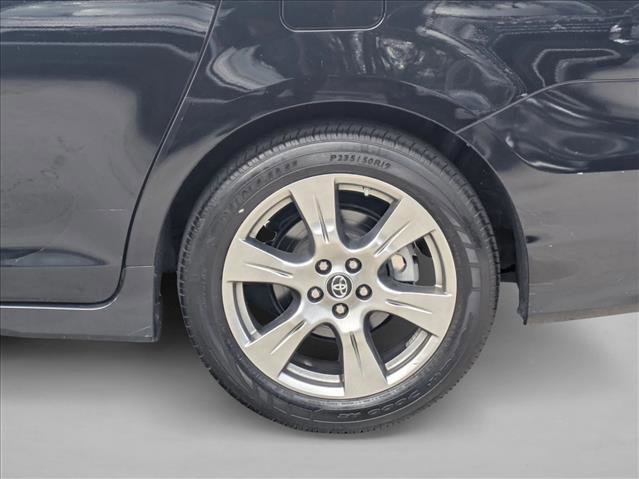 Used 2018 Toyota Sienna SE image 14