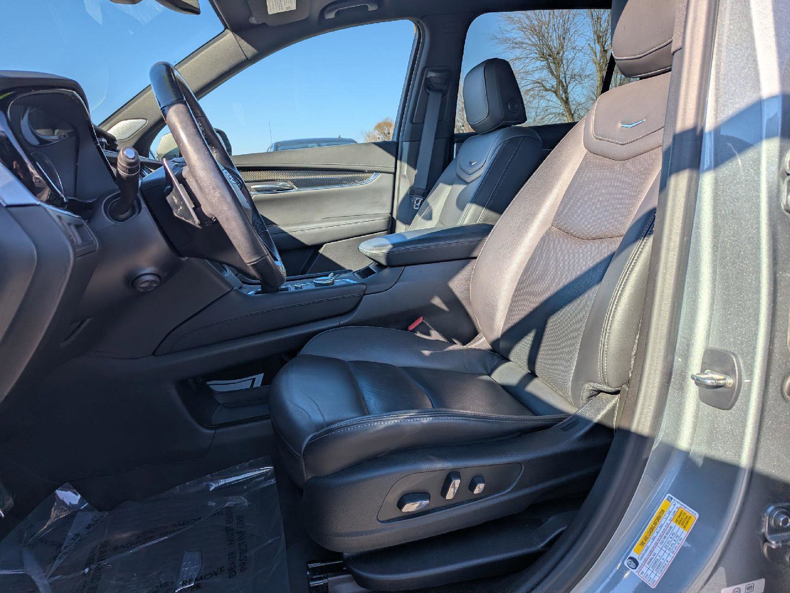 Used 2023 Cadillac XT6 Sport image 24