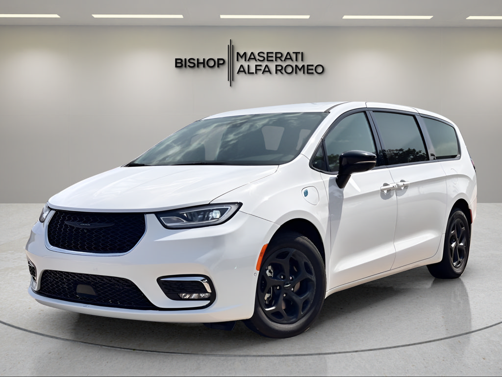Used 2024 Chrysler Pacifica Limited FWD image 2