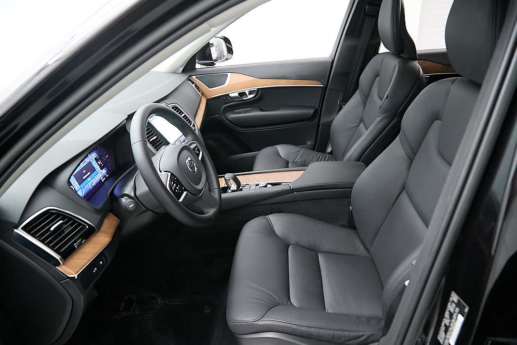 Certified 2024 Volvo XC90 T8 Plus AWD/4WD image 18