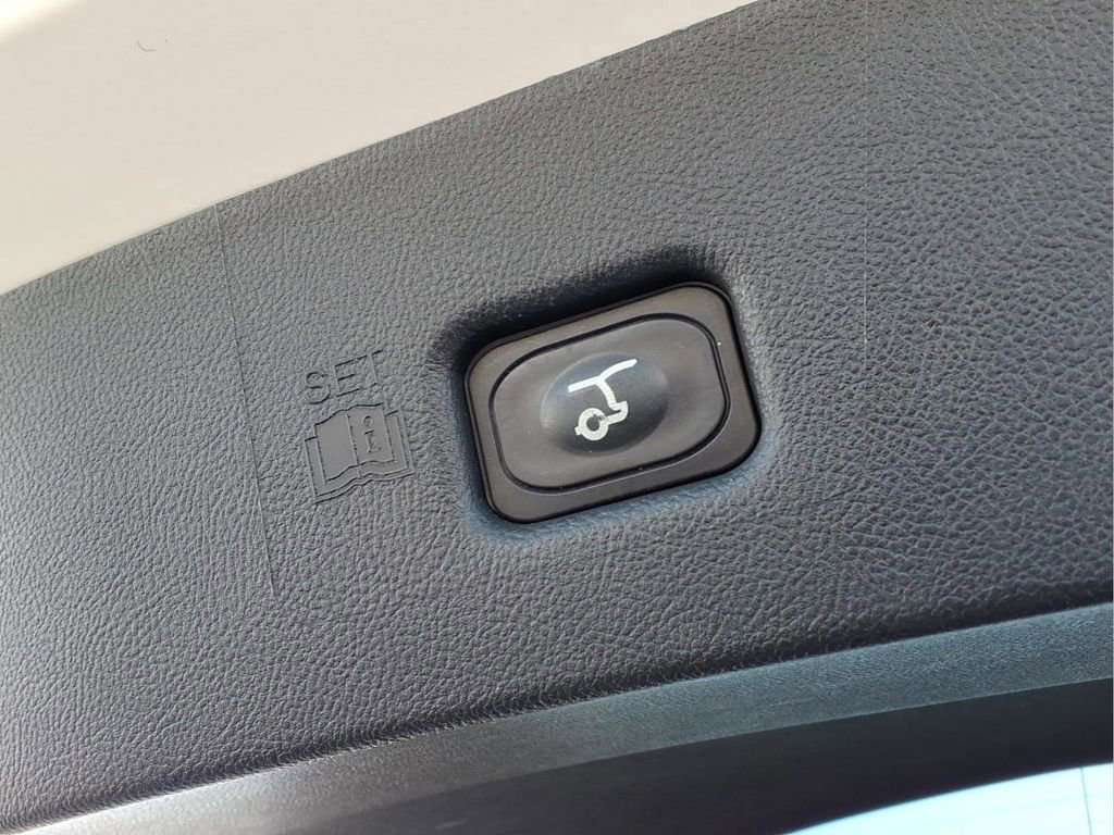 Used 2022 Lincoln Nautilus Reserve w/ Cargo Utility Package AWD/4WD image 29