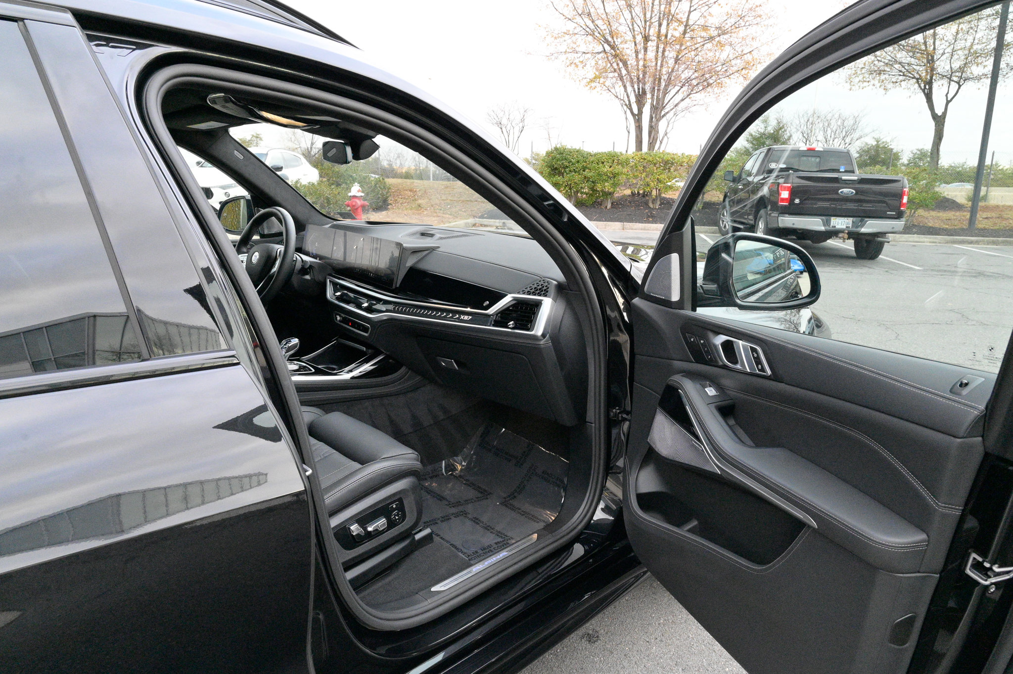 Used 2025 BMW ALPINA XB7 image 58