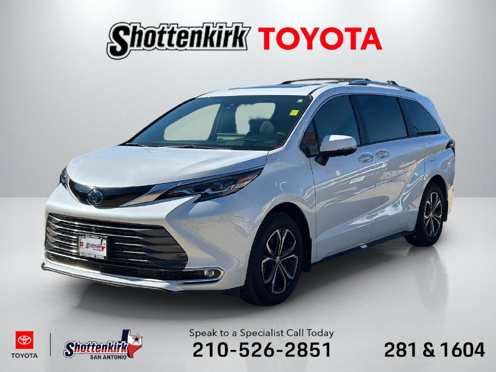 Used 2025 Toyota Sienna Platinum