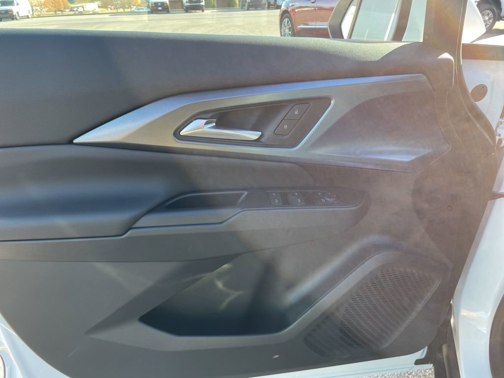 New 2026 Chevrolet Equinox EV LT image 5