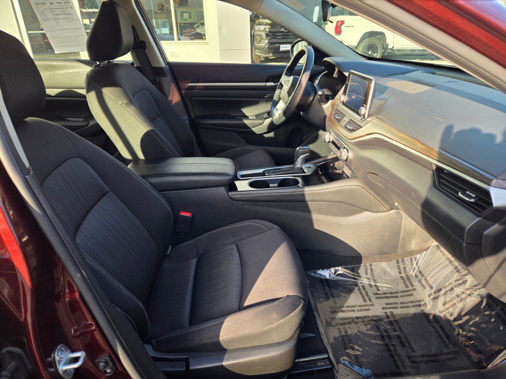Used 2023 Nissan Altima 2.5 SV image 6