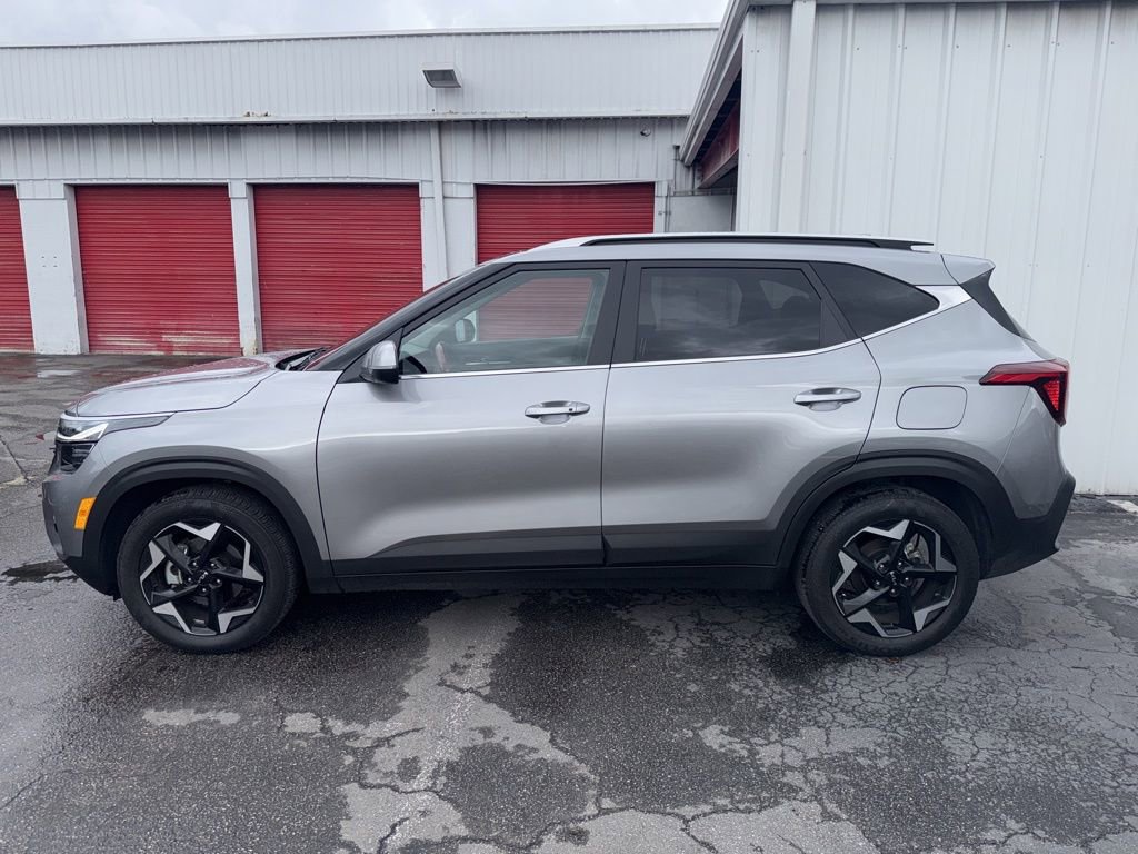 Used 2025 Kia Seltos EX w/ EX Sunroof Package image 5