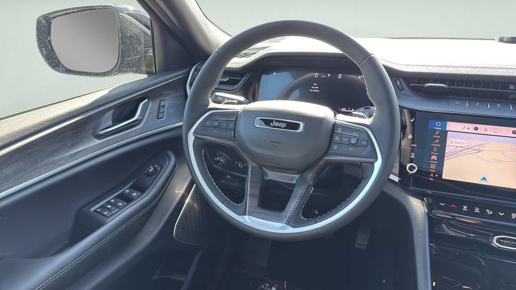 New 2026 Jeep Grand Cherokee L Limited w/ Luxury Tech Group II AWD/4WD image 15