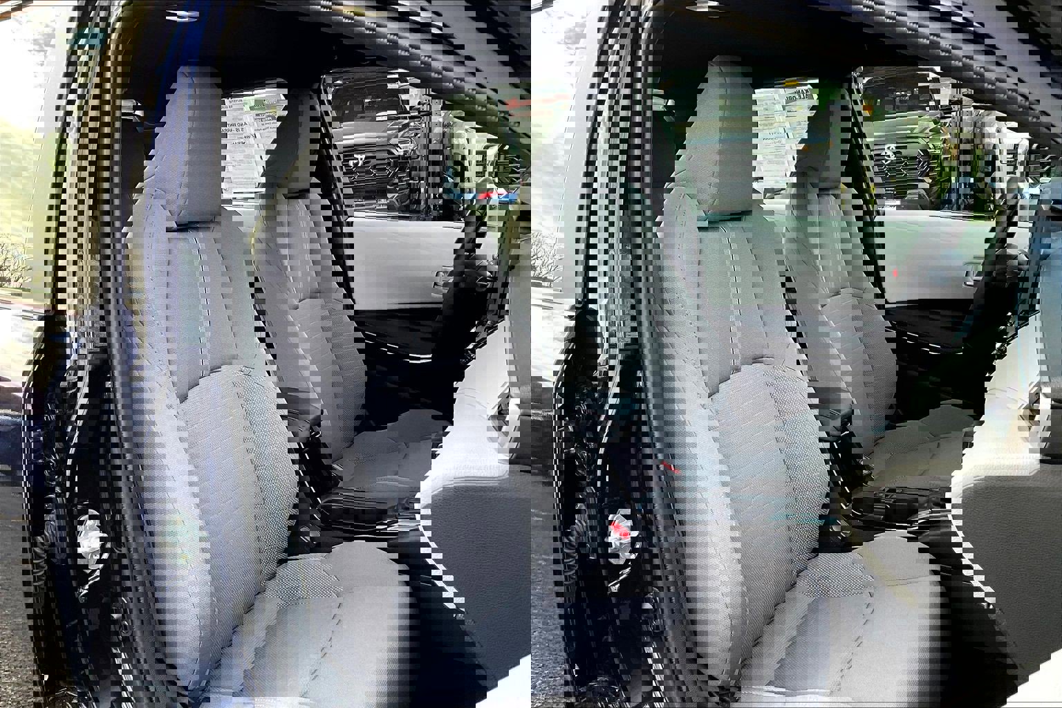 Used 2025 Toyota Corolla SE image 7