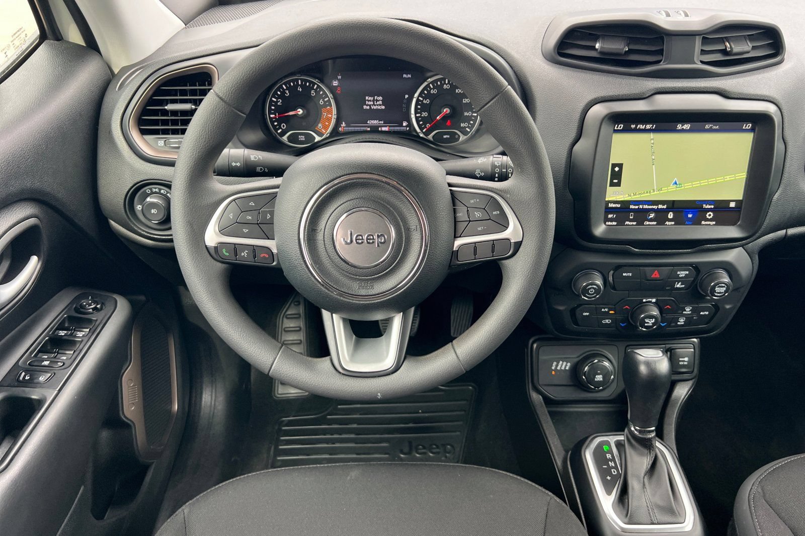 Used 2023 Jeep Renegade Latitude AWD/4WD image 18