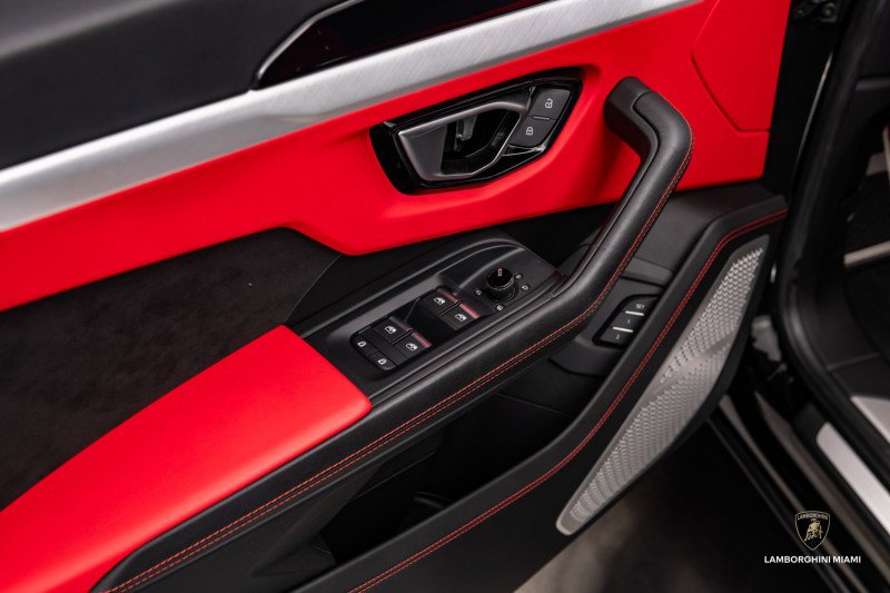 Used 2021 Lamborghini Urus image 19