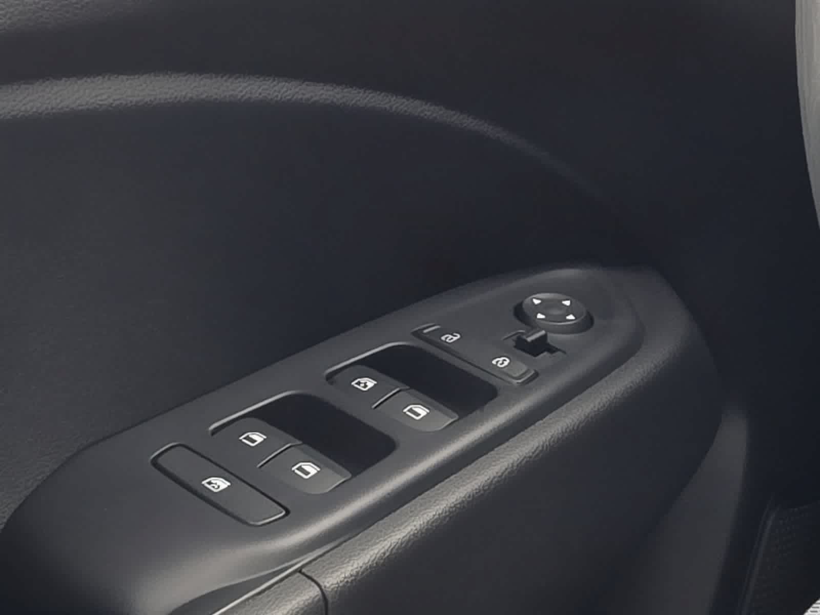 Used 2025 Hyundai Venue SEL FWD image 29