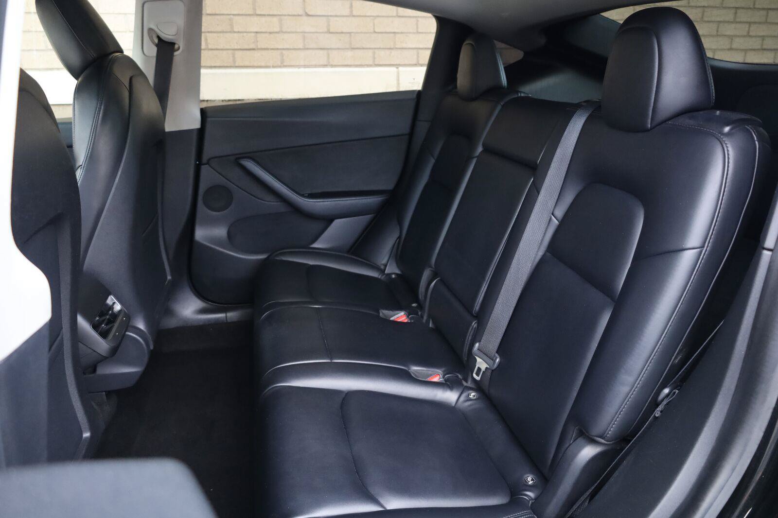 Used 2021 Tesla Model Y Long Range AWD/4WD image 21