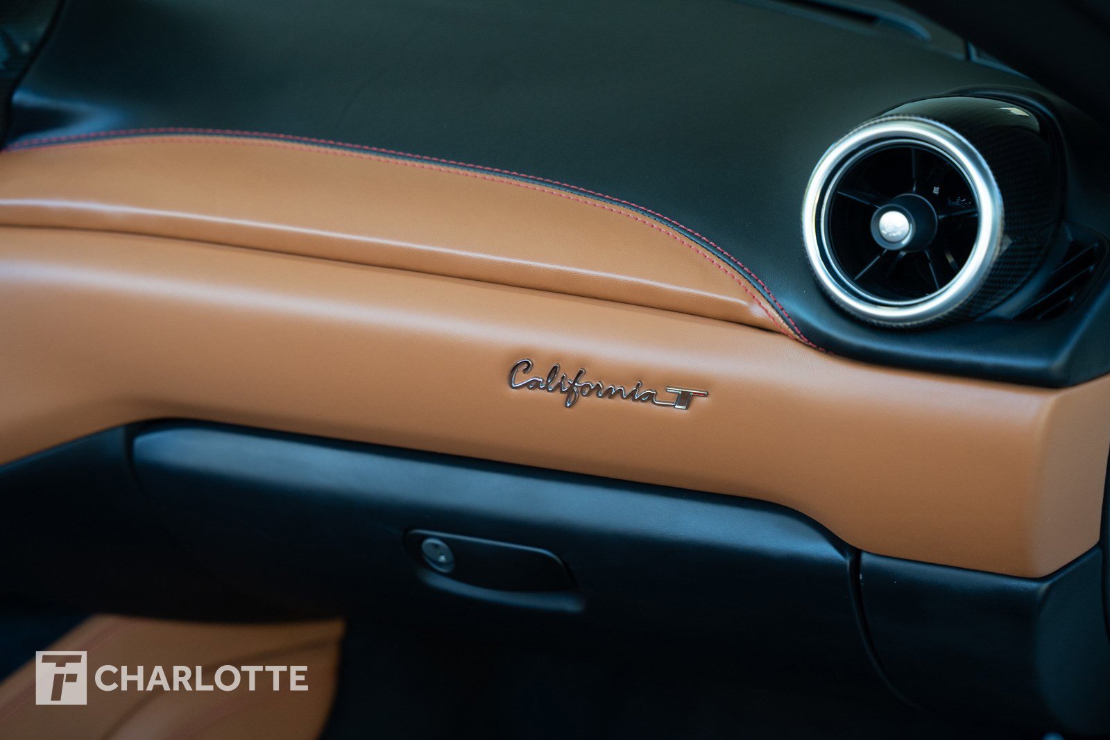 Used 2016 Ferrari California T image 33