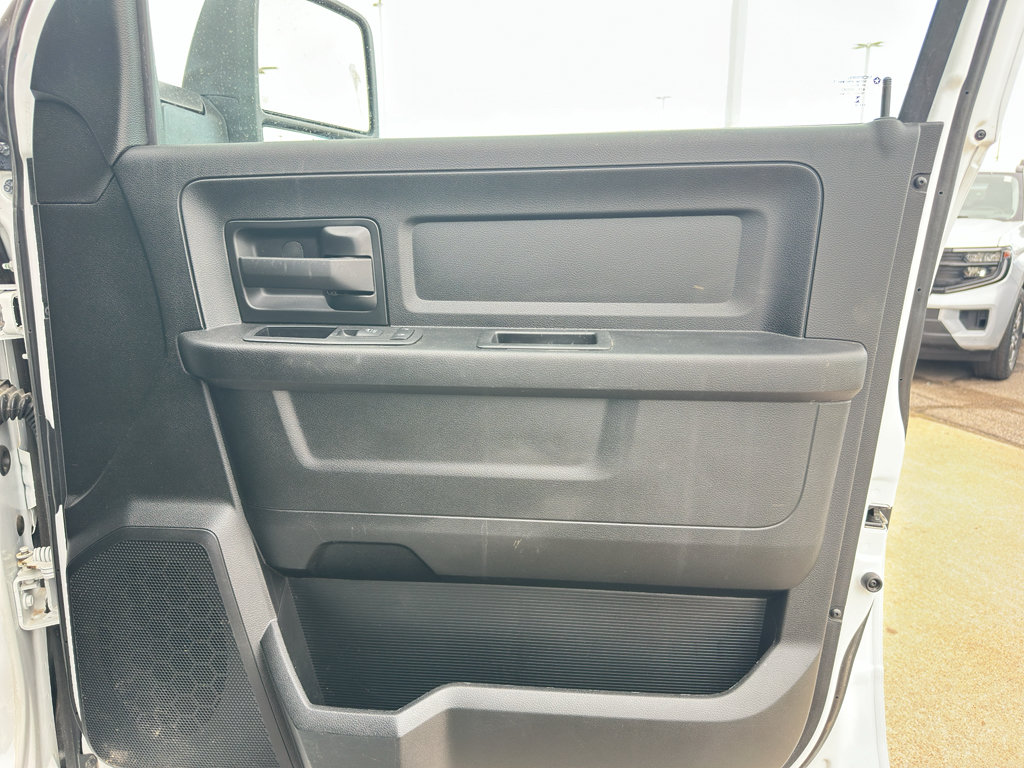 Used 2024 RAM 2500 Tradesman w/ Chrome Appearance Group AWD/4WD image 29