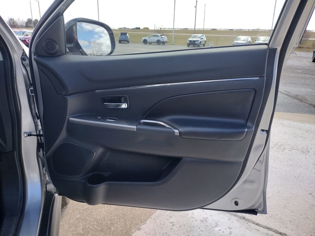 Used 2025 Mitsubishi Outlander Sport SE image 19