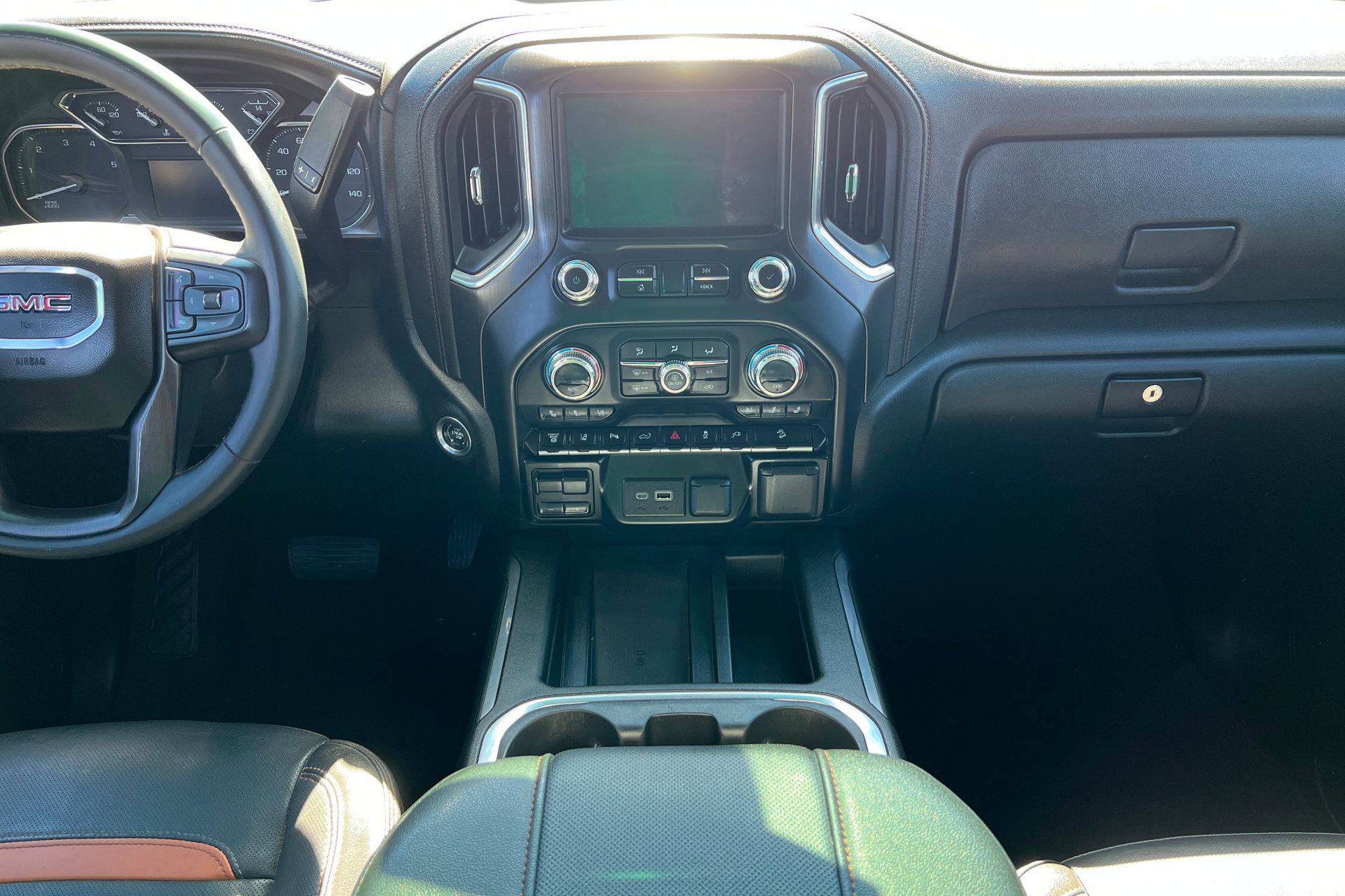 Used 2023 GMC Sierra 2500 AT4 w/ AT4 Preferred Package image 14