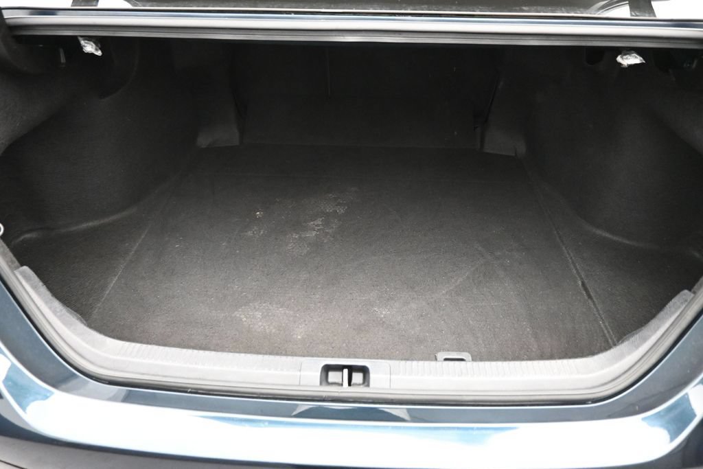 Used 2021 Toyota Camry SE FWD image 14